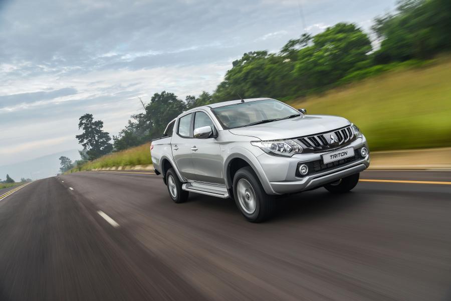  Mitsubishi Triton Double Cab 2017 года  (ZA) (фото 24 из 30)